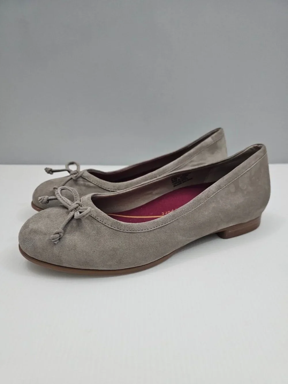 Munro Joslynn Bow Ballet Flat Womens 8.5 WIDE WIDTH Taupe Suede Casual Comfort